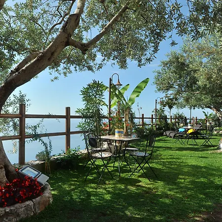 World Center Bed and Breakfast 4*