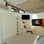 World Center Bed and breakfast 4*