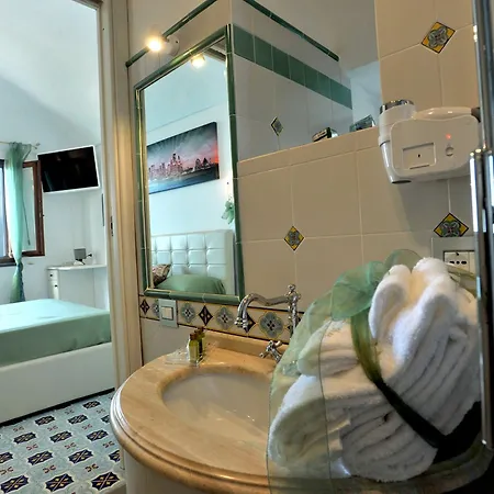 Couette-café World Center 3*